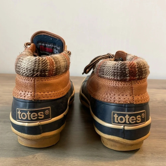 Totes, low top duck shoe, rubber & leather, waterproof, size 6.5 men or 8-8.5 W - Picture 5 of 12